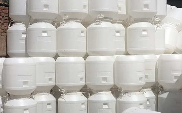 高台塑料桶耐化学腐蚀性能选择指南