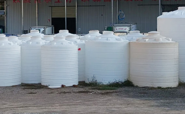 现代物流储存的基石：高台塑料桶批发采购决策与行业应用全景解析